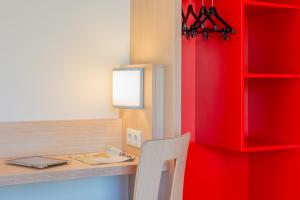 Hotels Premiere Classe La Rochelle Centre - Les Minimes : Chambre Triple - 3 Lits Simples