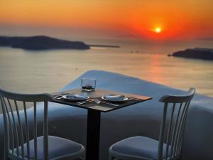 Tholos Resort Santorini Greece