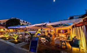 Oasis Beach Hotel Agistri Greece