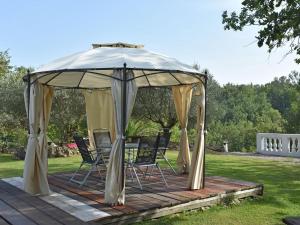 Villas Modernly decorated Proven al house : photos des chambres