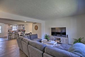 Modern Home 3 Mi to UK, 5 Mi to Bourbon Trail