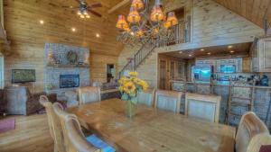Panoramic Grace- Screened Porch | Game Room | Outdoor Fun