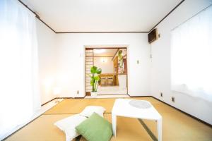 Higashiomi Large House