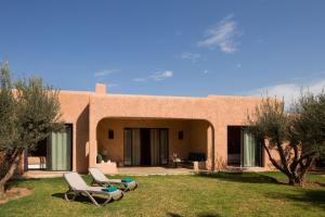 Oasis lodges