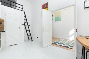 Apartment Aleje Jerozolimskie 85 by Noclegi Renters