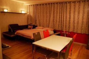 Appartements LA FORCLAZ - Centre ville & Lac, Balcon, Parking : photos des chambres