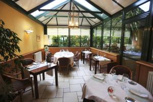 Hotels Le Clos Champel Hotel Restaurant Logis : photos des chambres