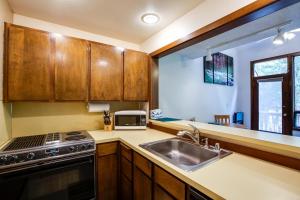 14SW - Fireplace - Dishwasher - Washer Dryer - Sleeps 6 home