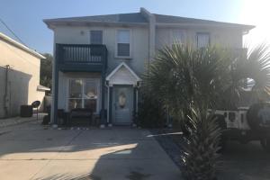 Two Bedroom House room in Cozy Coastal