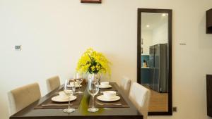 BOM HOMES- VINHOMES METROPOLIS-Service Apartment