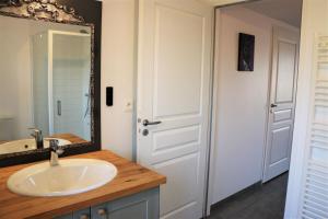 B&B / Chambres d'hotes Ilot du Moulin : Chambre Double avec Salle de Bains Privative
