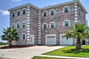 Waterfront NOLA Villa 23 Mi to French Quarter! - Folsom