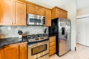 Shoreline Ridge #C303 - Penthouse Suite