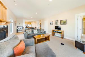 Shoreline Ridge #C303 - Penthouse Suite