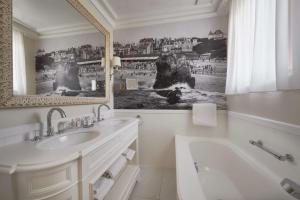 Hotels Hotel du Palais Biarritz, in The Unbound Collection by Hyatt : photos des chambres