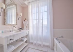 Hotels Hotel du Palais Biarritz, in The Unbound Collection by Hyatt : photos des chambres