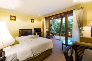Suite cạnh bờ sông (Riverside Suite)