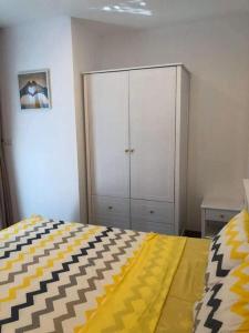 BOM HOMES- VINHOMES GREENBAY- Service Apartment