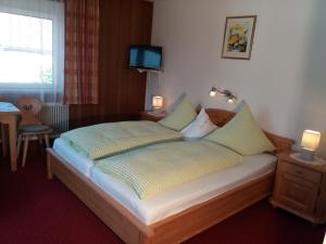 Double Room with Balcony room in Pension Sonnenhof