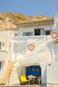 Lefteris Home Milos Greece