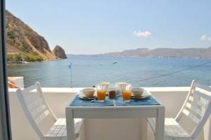 Lefteris Home Milos Greece