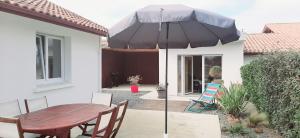 Maison tout confort 6 personnes à 300m de la plage - Clim & Wifi