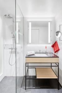 Business Double Room - Public Transport Ticket Included room in IntercityHotel Hamburg-Barmbek