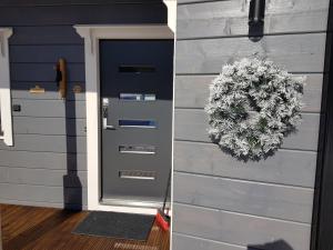 Huvila erämaajärven rannalla Taivalkoskella