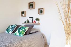 Appartements GregBnb-com - CLIMATISE - T2 plein Sud 38m2 - WiFi : photos des chambres