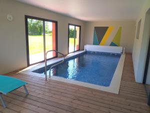 Maisons de vacances Maison avec Piscine interieure privee sans vis a vis chauffee toute l annee : photos des chambres