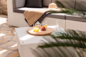 Luxury Villa Zlatni Rat with Pool, Near Zlatni Rat Beach, Bol