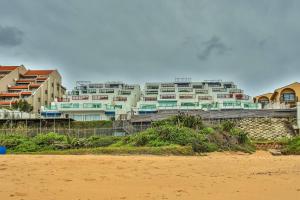 15 Skiathos-Spacious Family Beachfront apartment