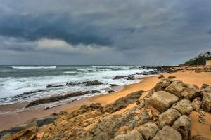 15 Skiathos-Spacious Family Beachfront apartment