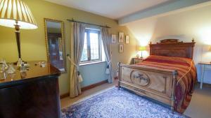 Idyllic Dorset Cottage Surrounded by Fields in the Heart of the Countryside - sleeps 7