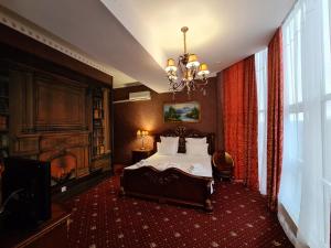 Suite room in Golden Hotel