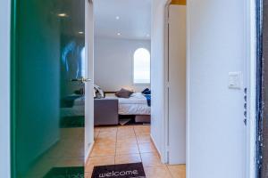 Brand New Studio, Sea View, AirCon, Wifi