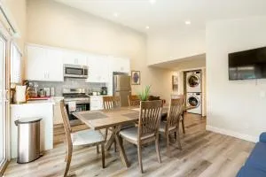 @ Marbella Lane 6BR Duplex in Downtown San Jose - كامبل
