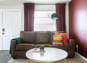One-Bedroom Apartment room in WanderJaunt - Apts off South Congress