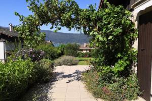 Maisons de vacances MAISON CHARLOTTE - Vue lac et a 5min des plages! : photos des chambres