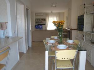 Beautiful Town House With Air Conditioning In Secure Urbanisation Internet