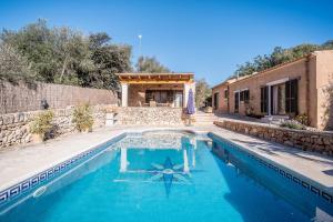 Three-Bedroom House room in Son Sec mit Pool und Wifi