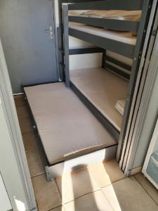 Joli studio cabine 2 à 5 pers ,plein de charme, bord de mer, Port Camargue