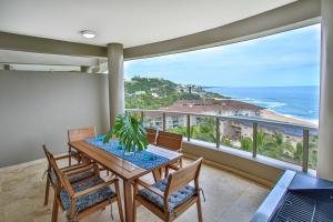 504 Ballito Manor View-Luxury home on the main beach