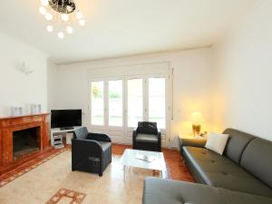 Holiday Home Requesens by Interhome