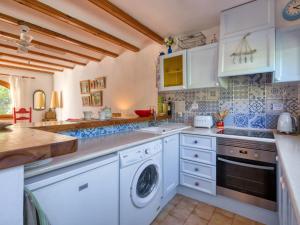 Apartment Los Lagos by Interhome