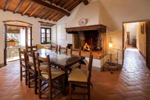 Three-Bedroom Apartment room in Le Filigare Winery & Resort in Chianti
