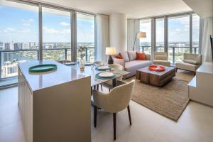 Two-Bedroom Apartment room in Beach Front Premium Two Bedroom Apartment 10th fl Great Views!