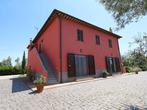 Farmhouse in Montalto di Castro with scenic beauty