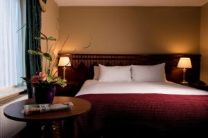 Riverbank House Hotel