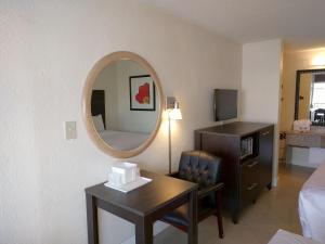 Deluxe Queen Room with Two Queen Beds room in Red Carpet Inn Airport Fort Lauderdale